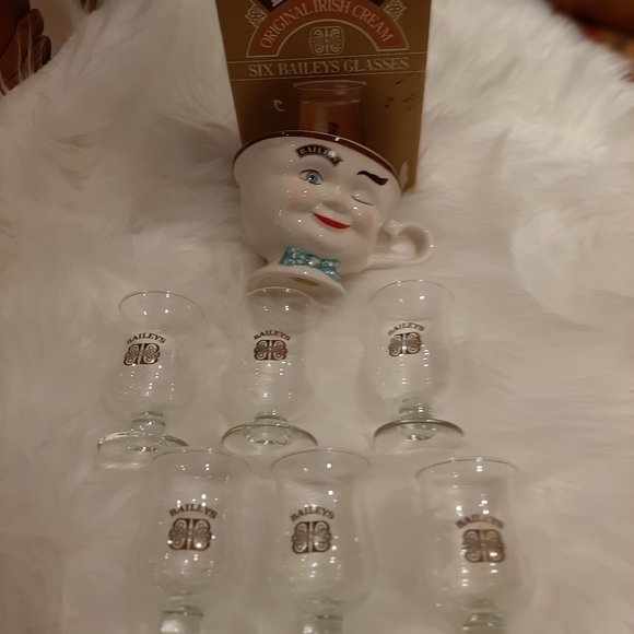 Vintage set of baileys glasses with mug - Picture 2 of 6